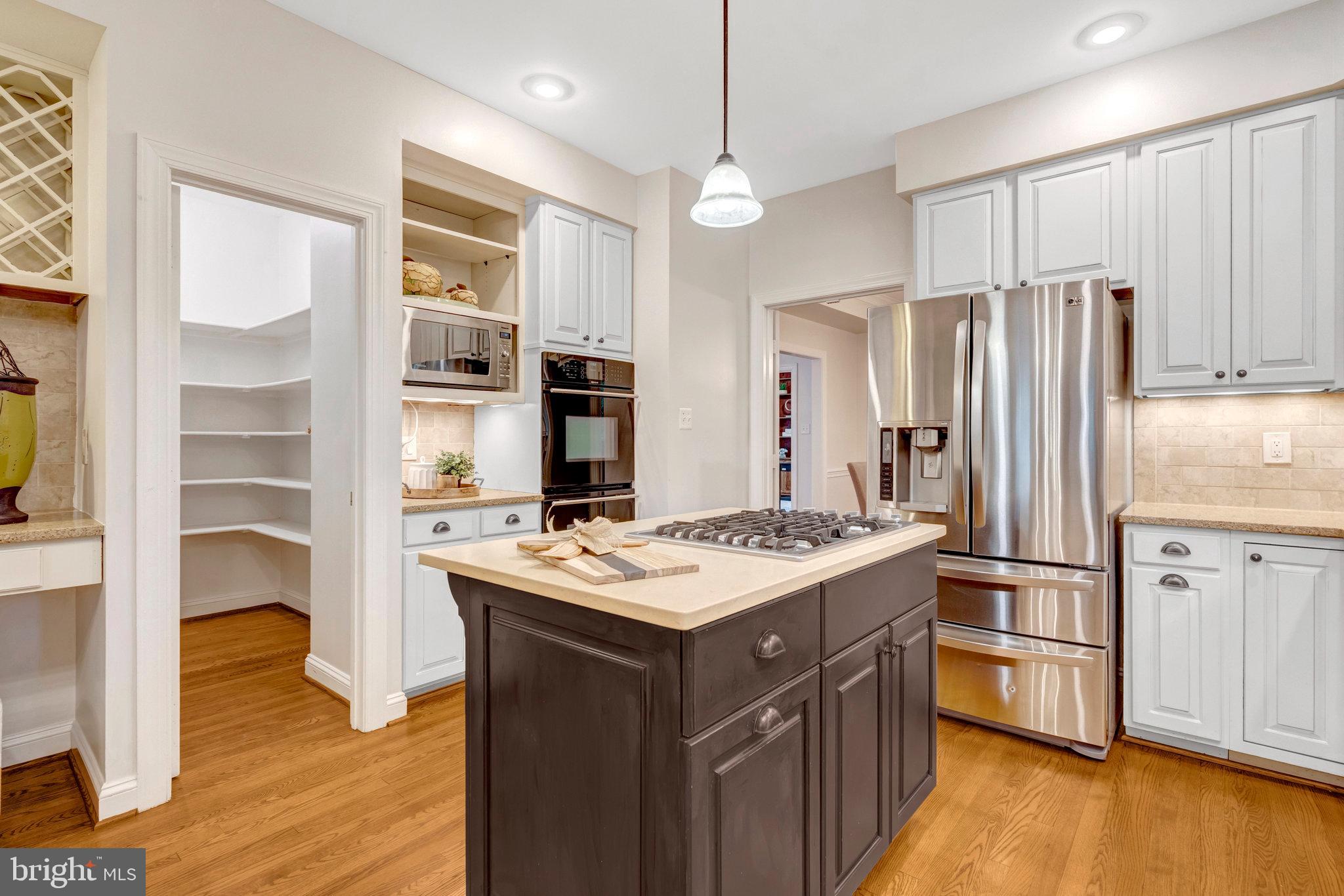 RESTON - Residential