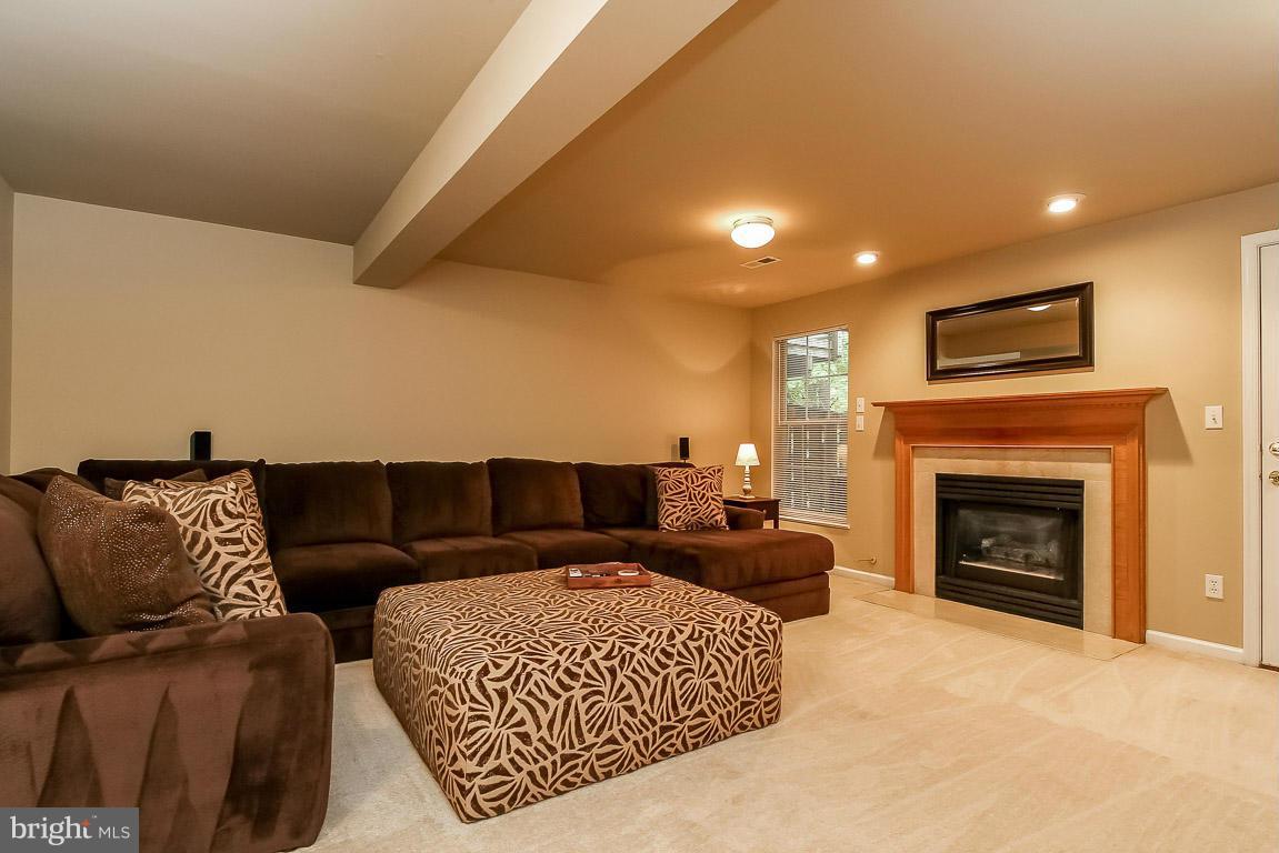 RIVER OAKS - Residential