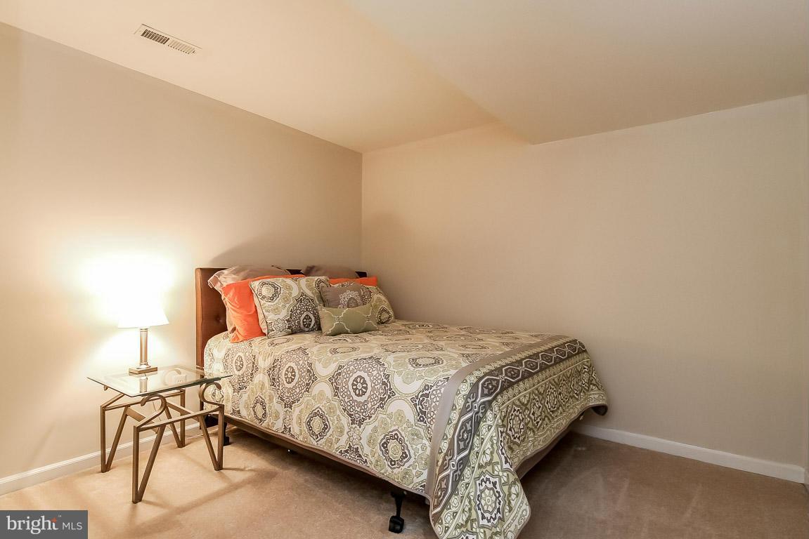 RIVER OAKS - Residential