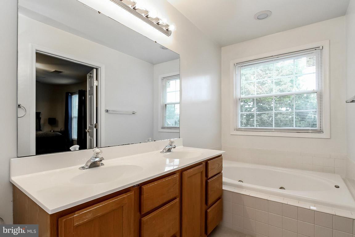 RIVER OAKS - Residential