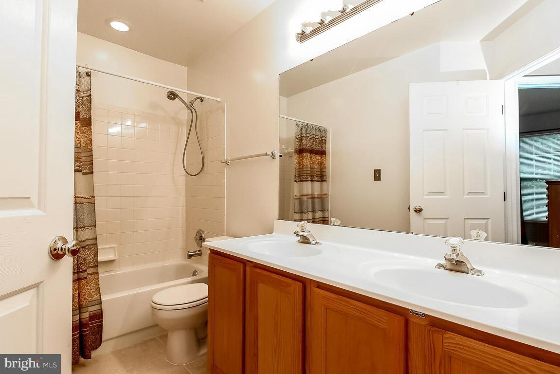 RIVER OAKS - Residential