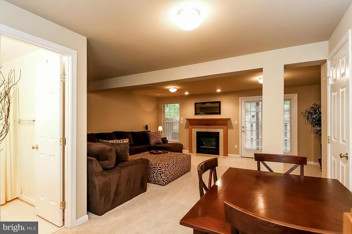 RIVER OAKS - Residential