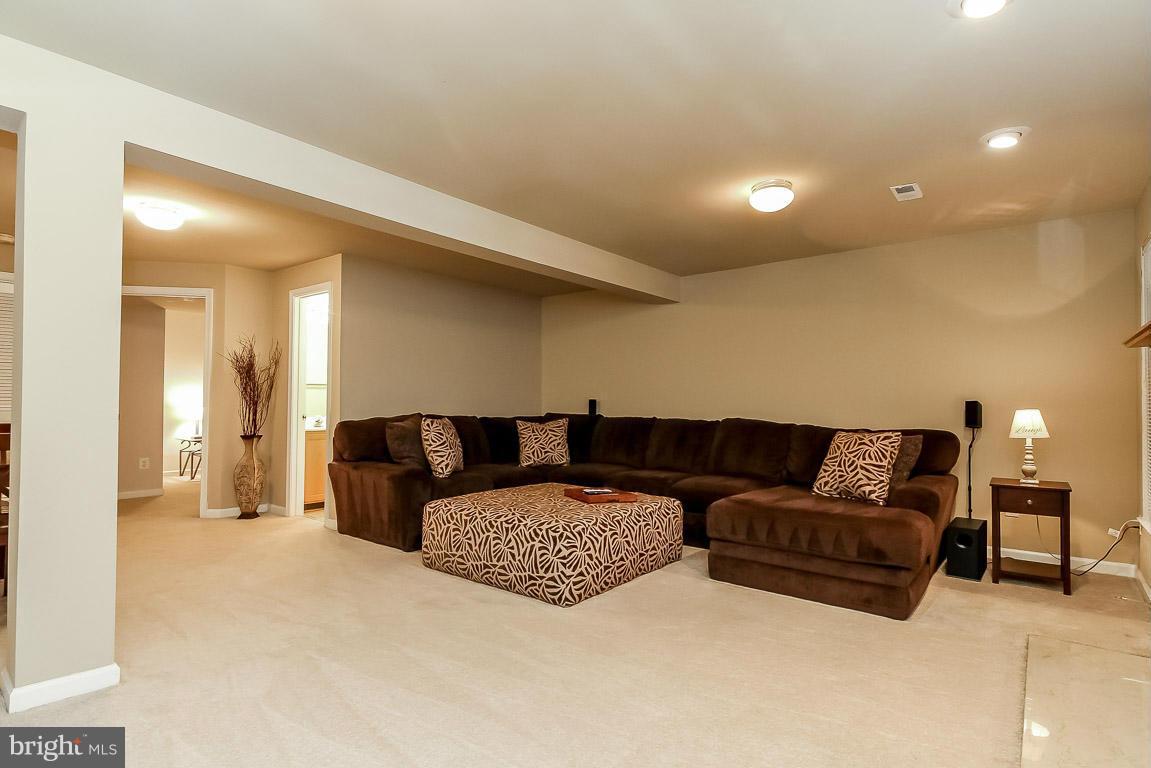 RIVER OAKS - Residential