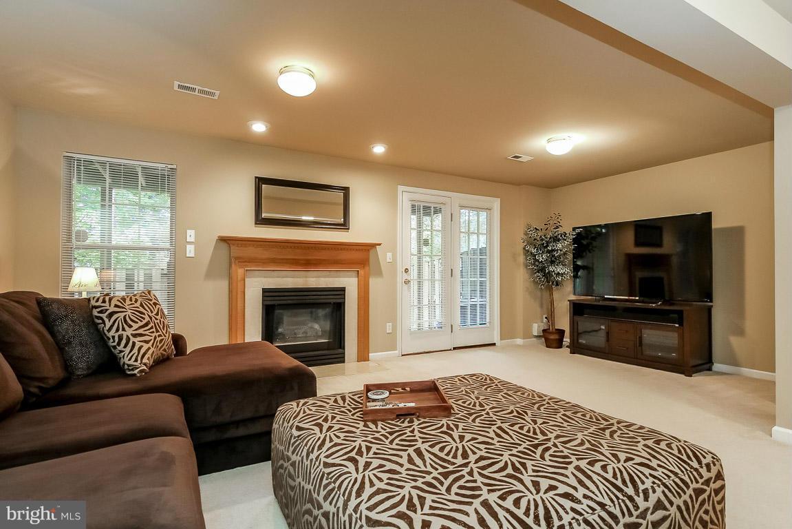 RIVER OAKS - Residential