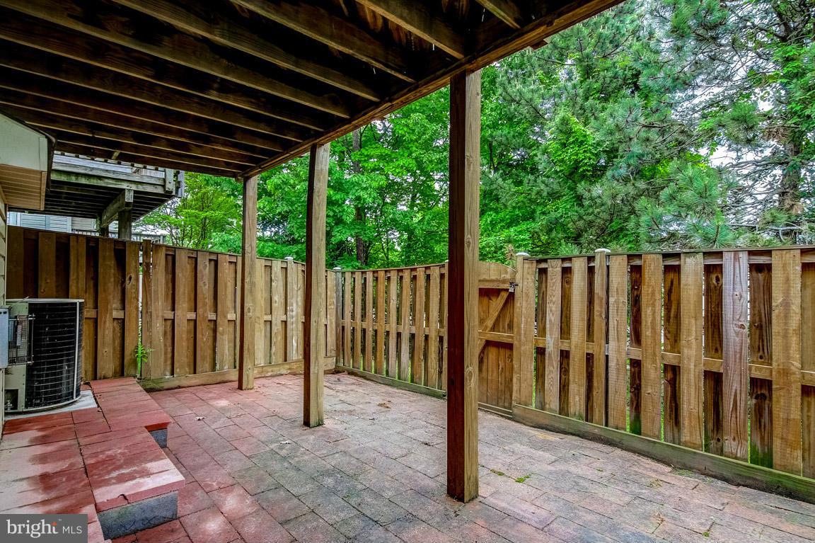 RIVER OAKS - Residential