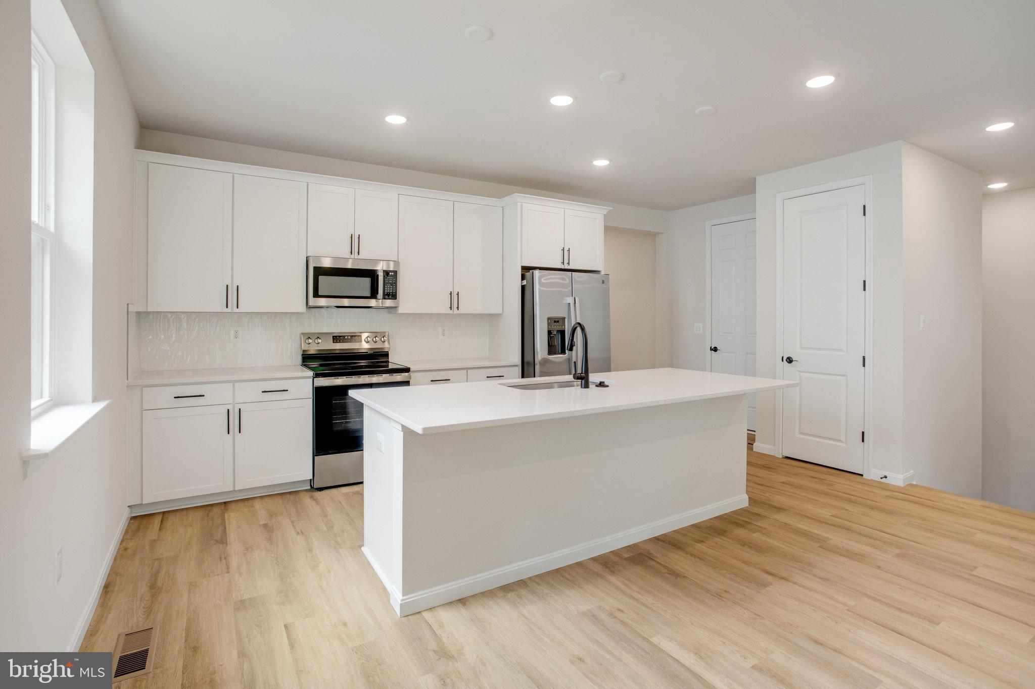 WILDERNESS SHORES - Residential