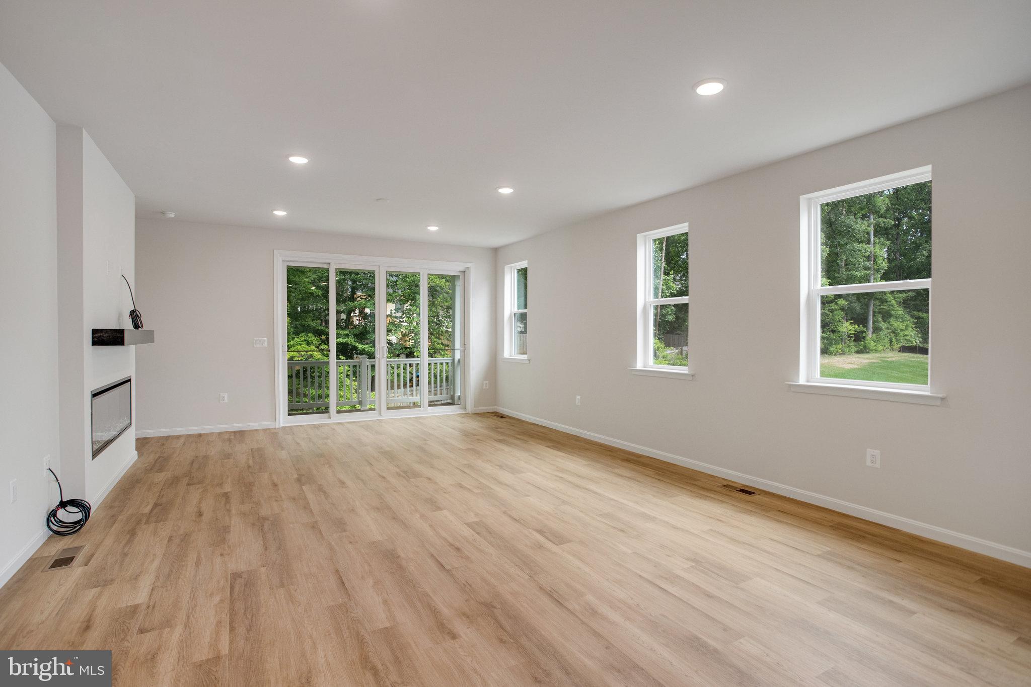 WILDERNESS SHORES - Residential