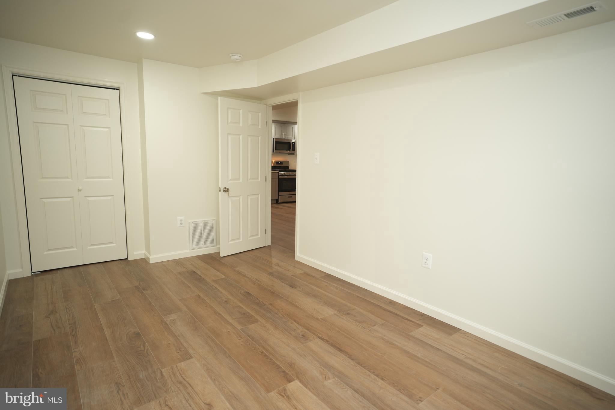 MEADOW LAKE - Residential Lease