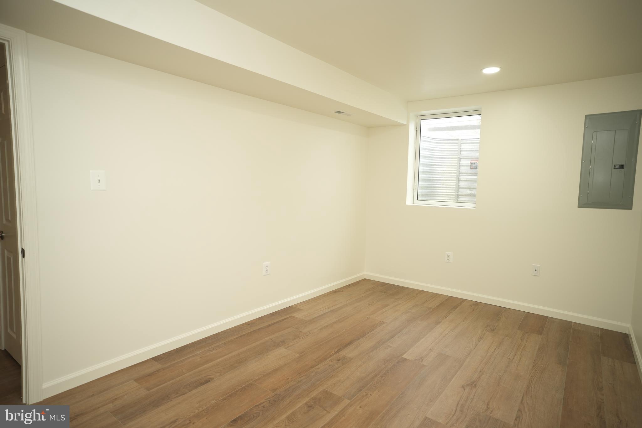 MEADOW LAKE - Residential Lease