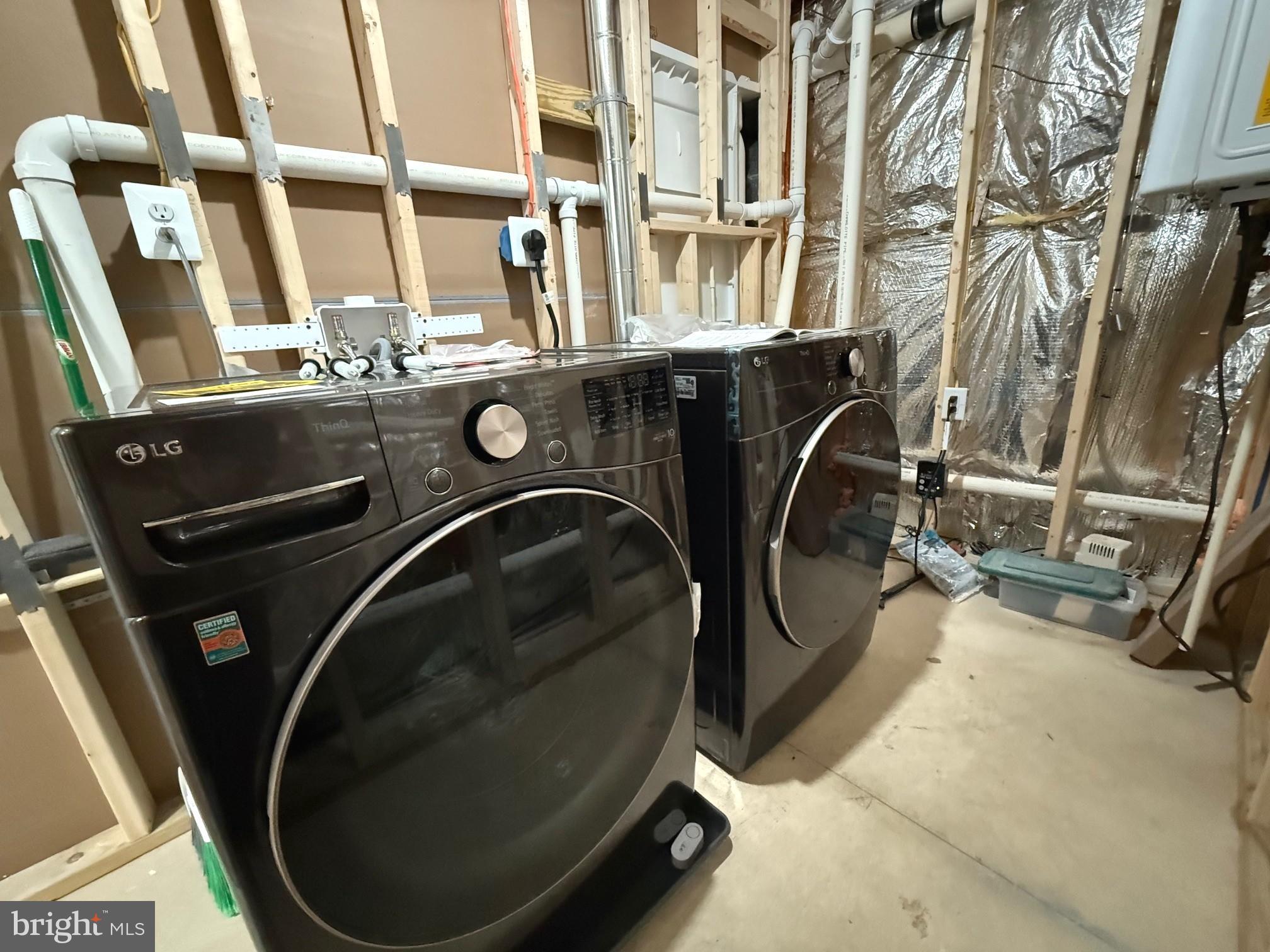 MEADOW LAKE - Residential Lease