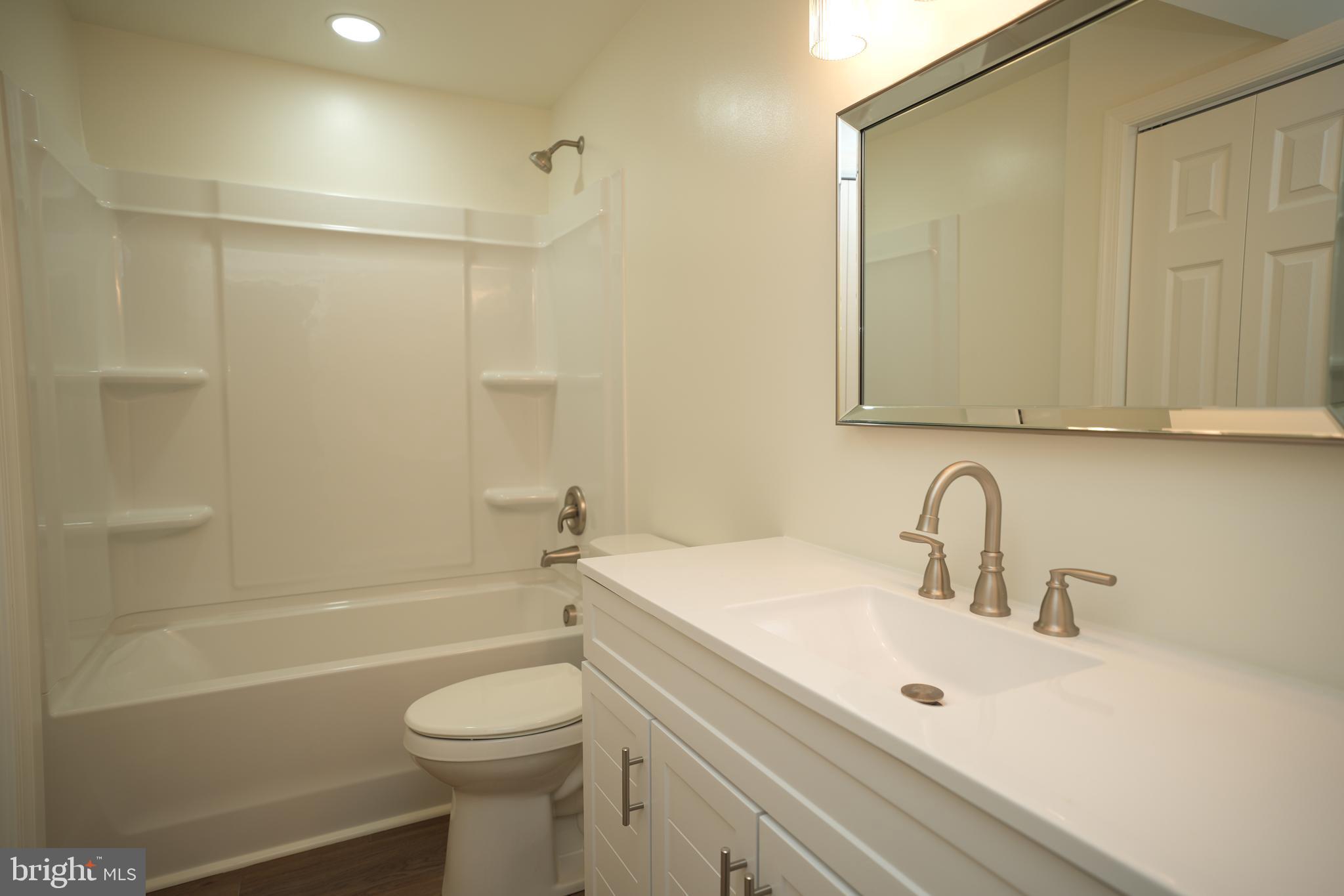 MEADOW LAKE - Residential Lease