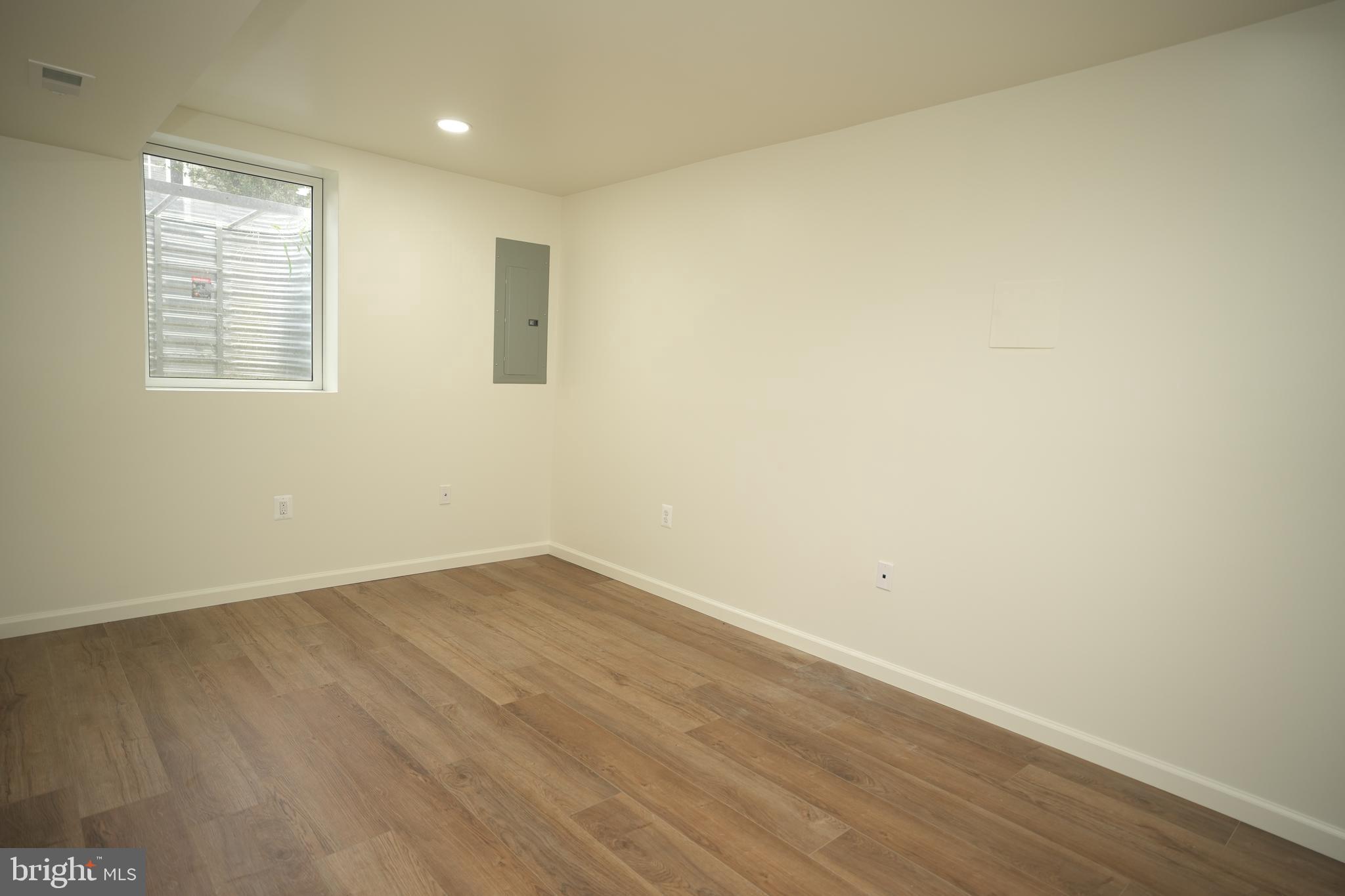 MEADOW LAKE - Residential Lease