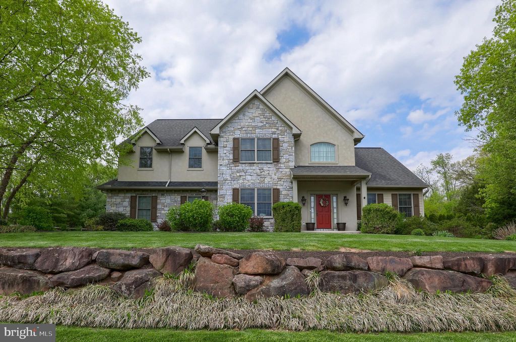 Photo of 165 SMOKESTOWN RD, REINHOLDS, PA 17569 (MLS # PALA2034216)