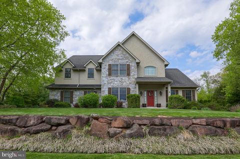 Photo of 165 SMOKESTOWN RD, REINHOLDS, PA 17569 (MLS # PALA2034216)