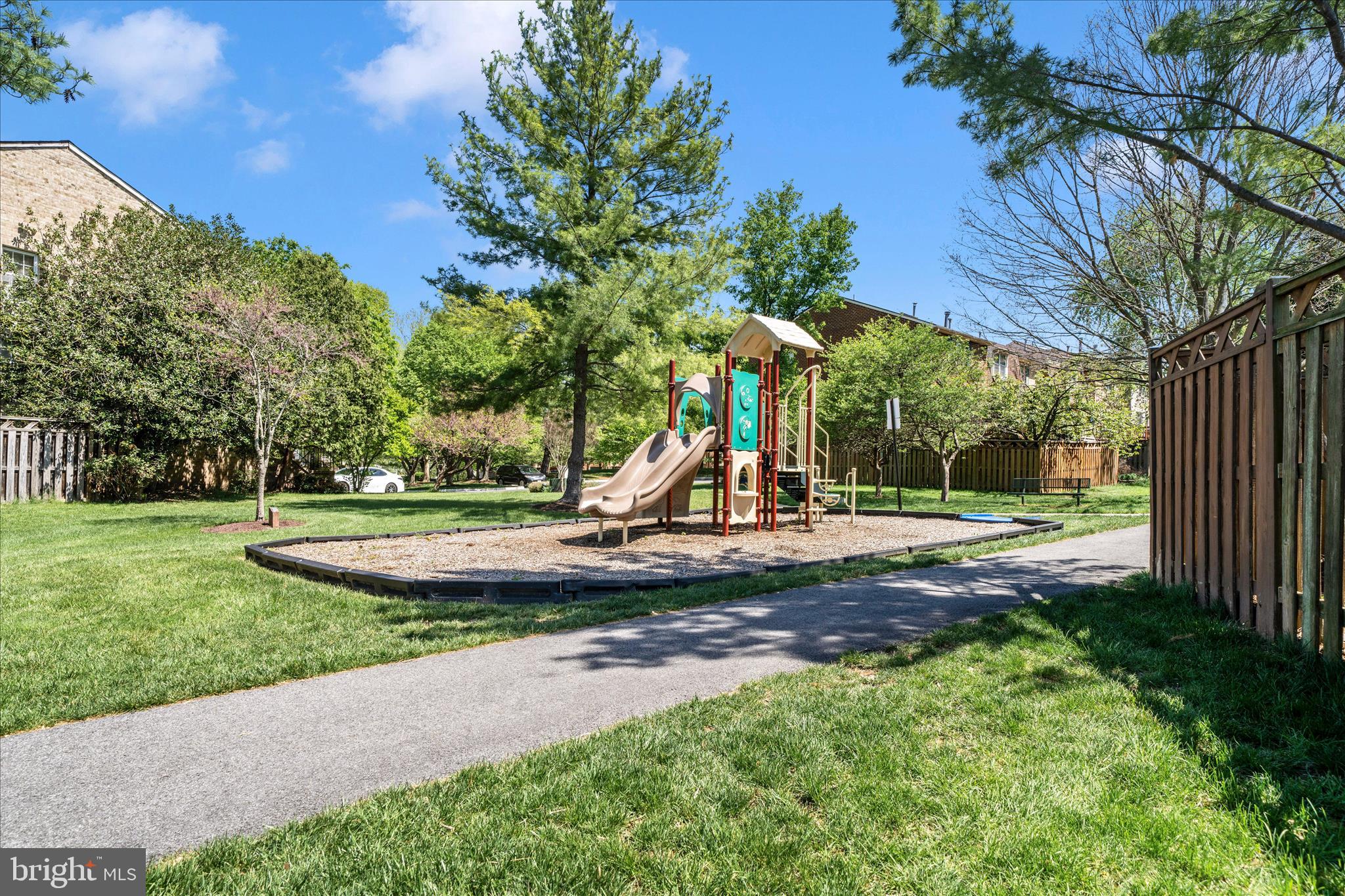 WATERSIDE - Residential