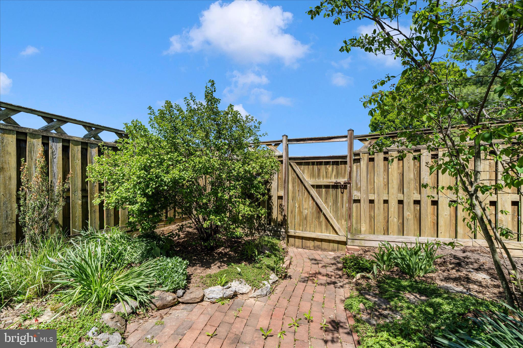 WATERSIDE - Residential