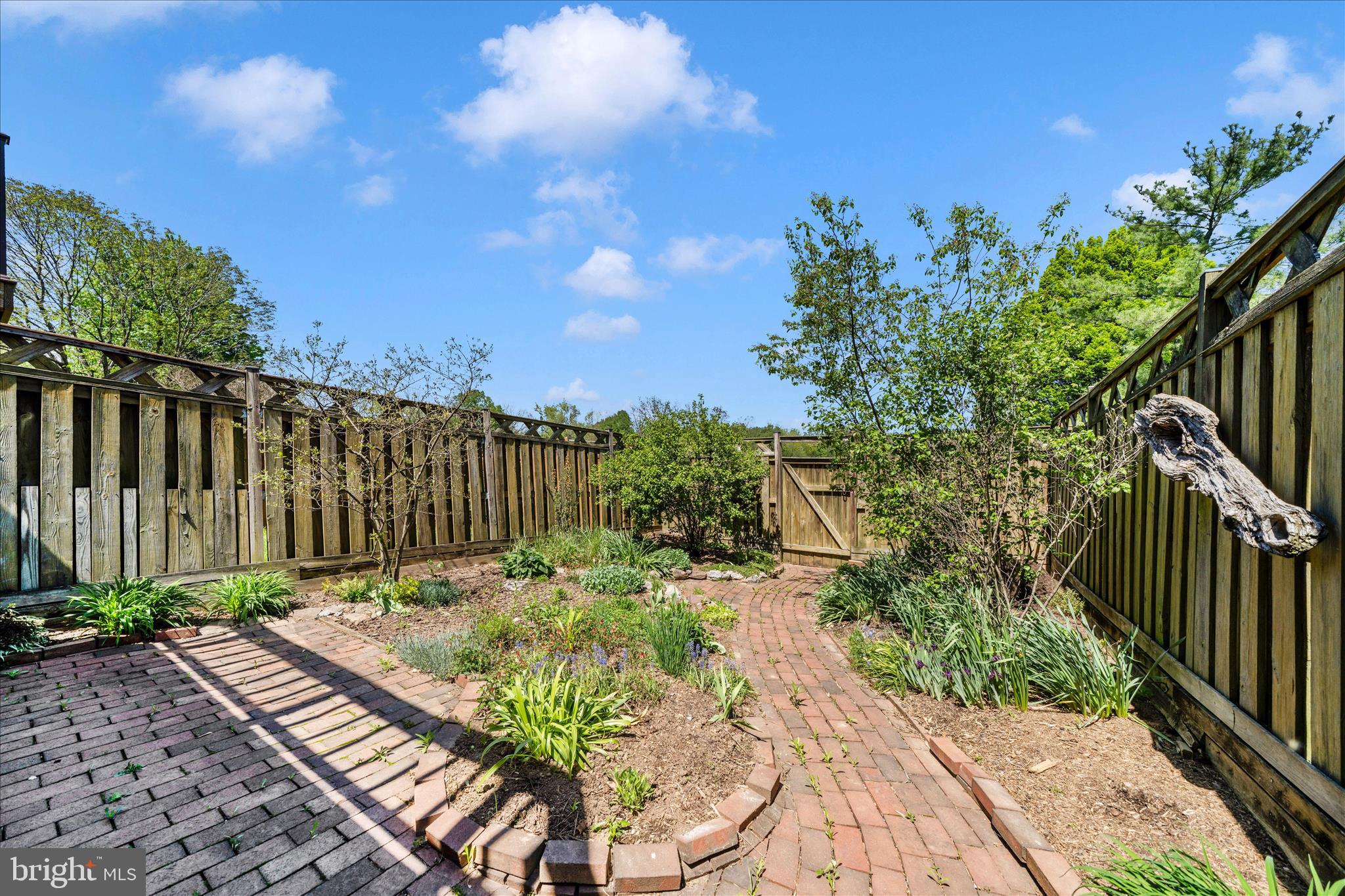 WATERSIDE - Residential