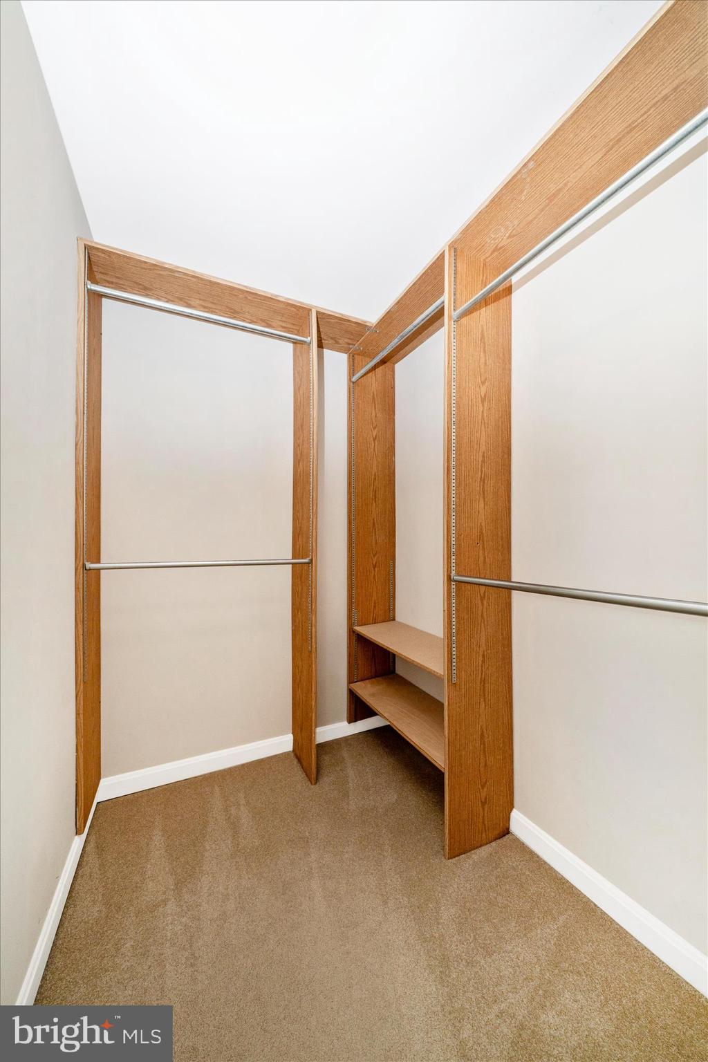 WATERSIDE - Residential