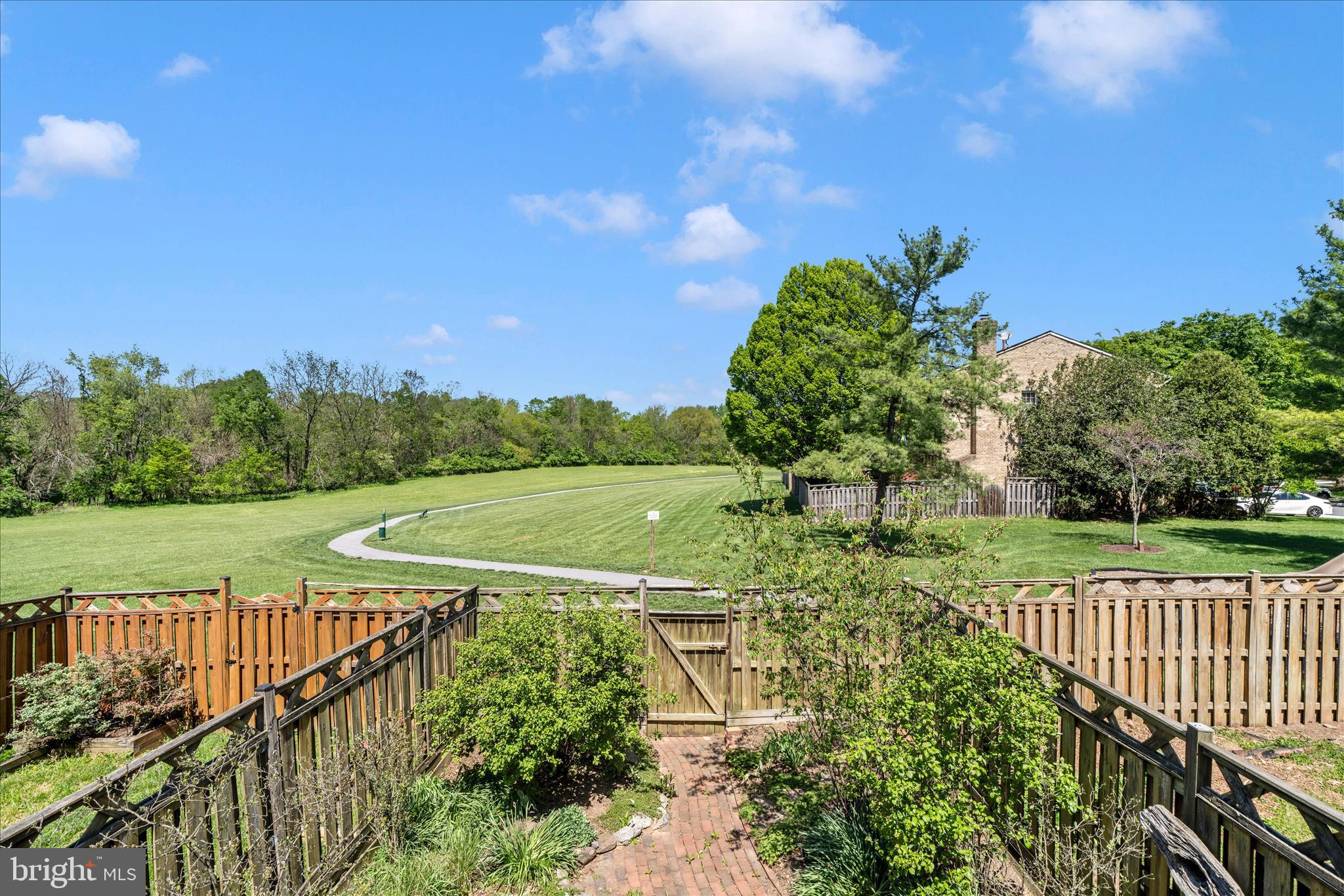 WATERSIDE - Residential