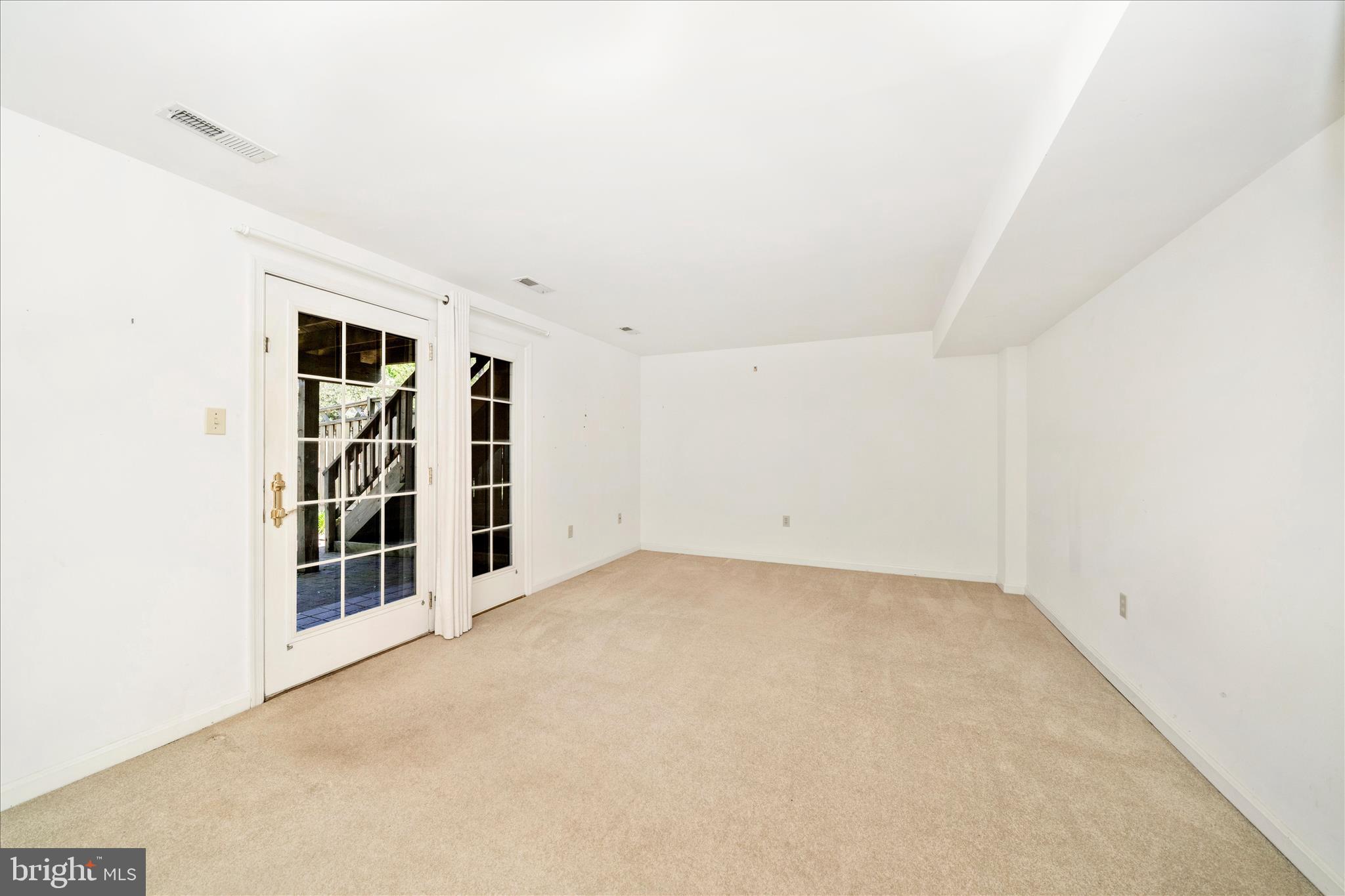 WATERSIDE - Residential