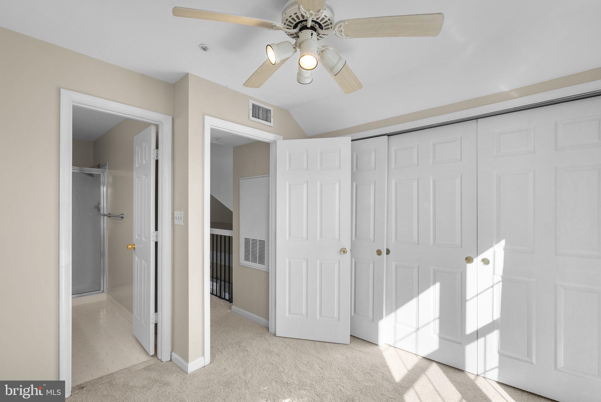 VISTAS AT WASHINGTONIAN WOODS - Residential