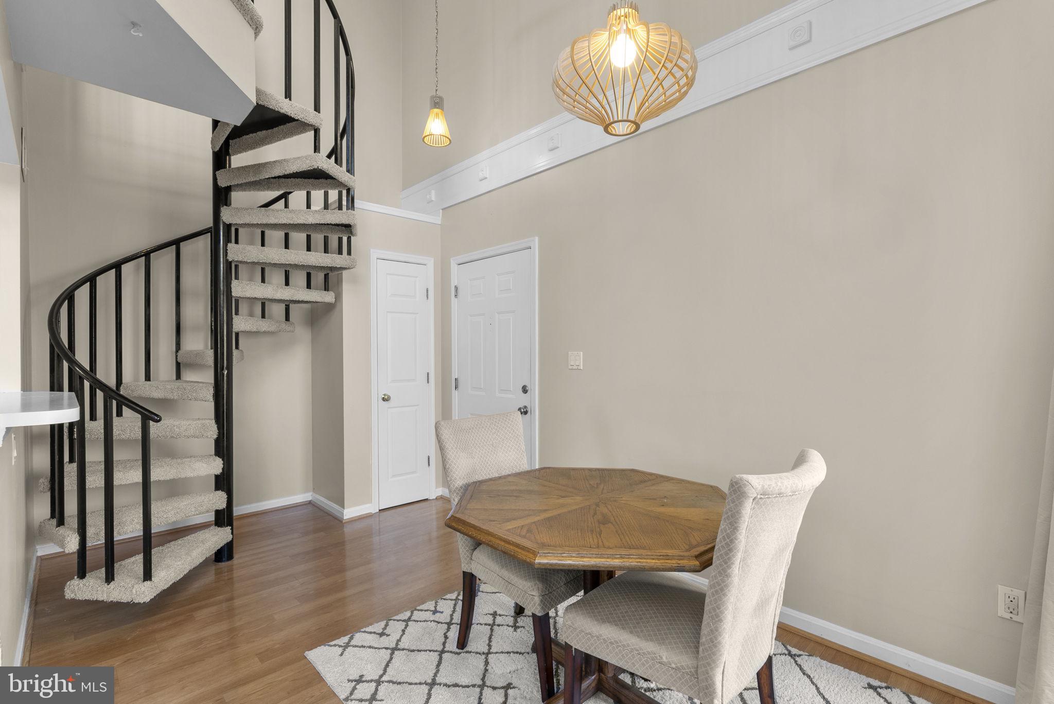 VISTAS AT WASHINGTONIAN WOODS - Residential