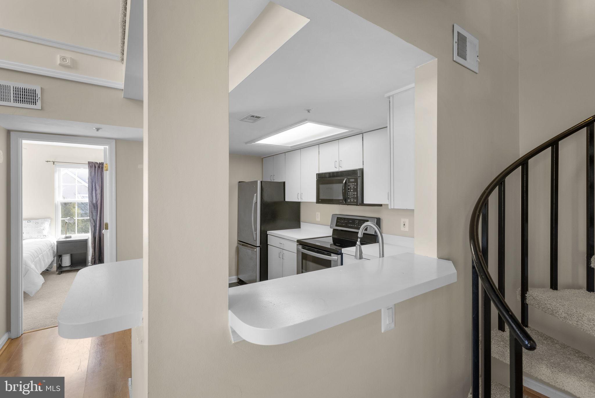 VISTAS AT WASHINGTONIAN WOODS - Residential