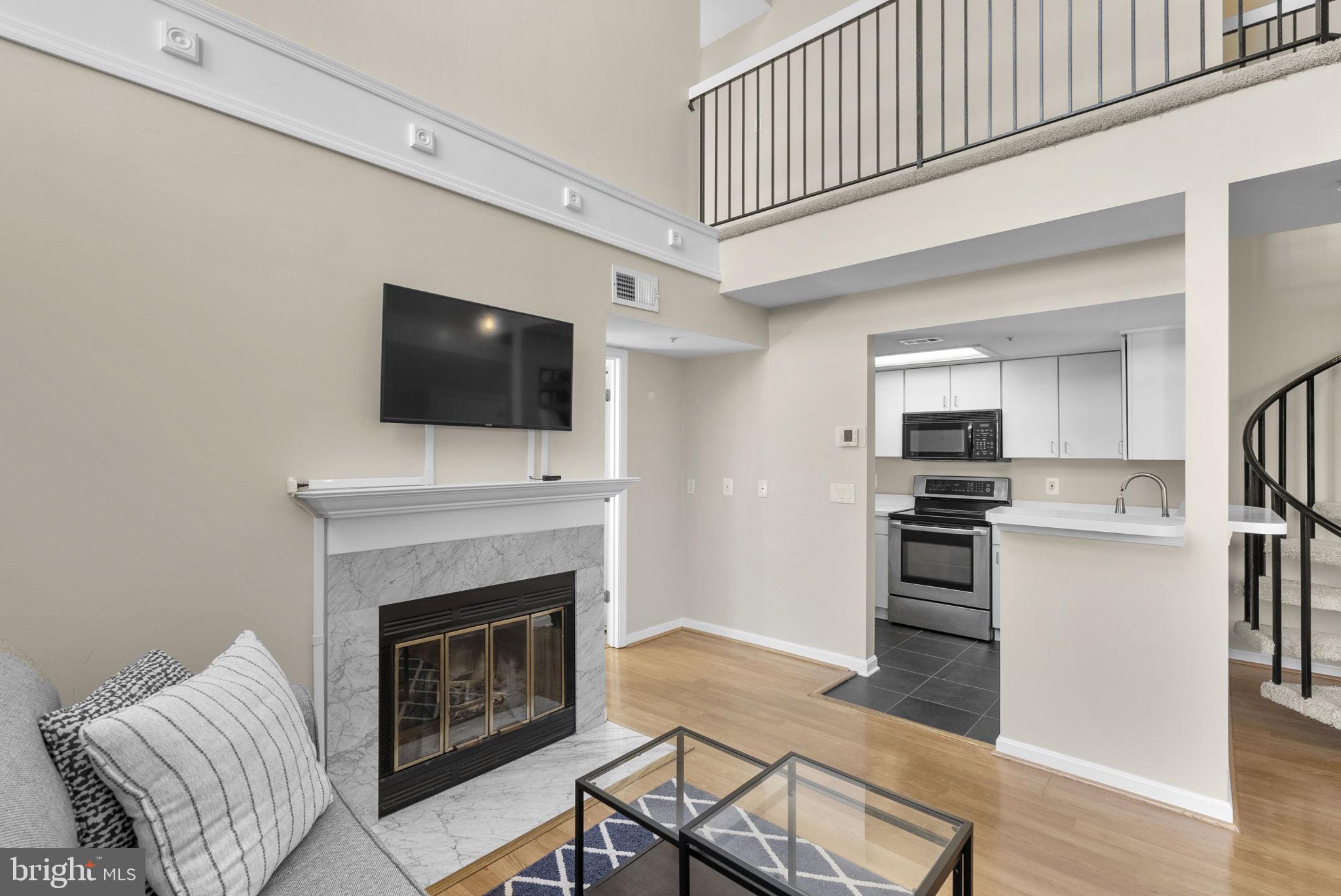 VISTAS AT WASHINGTONIAN WOODS - Residential