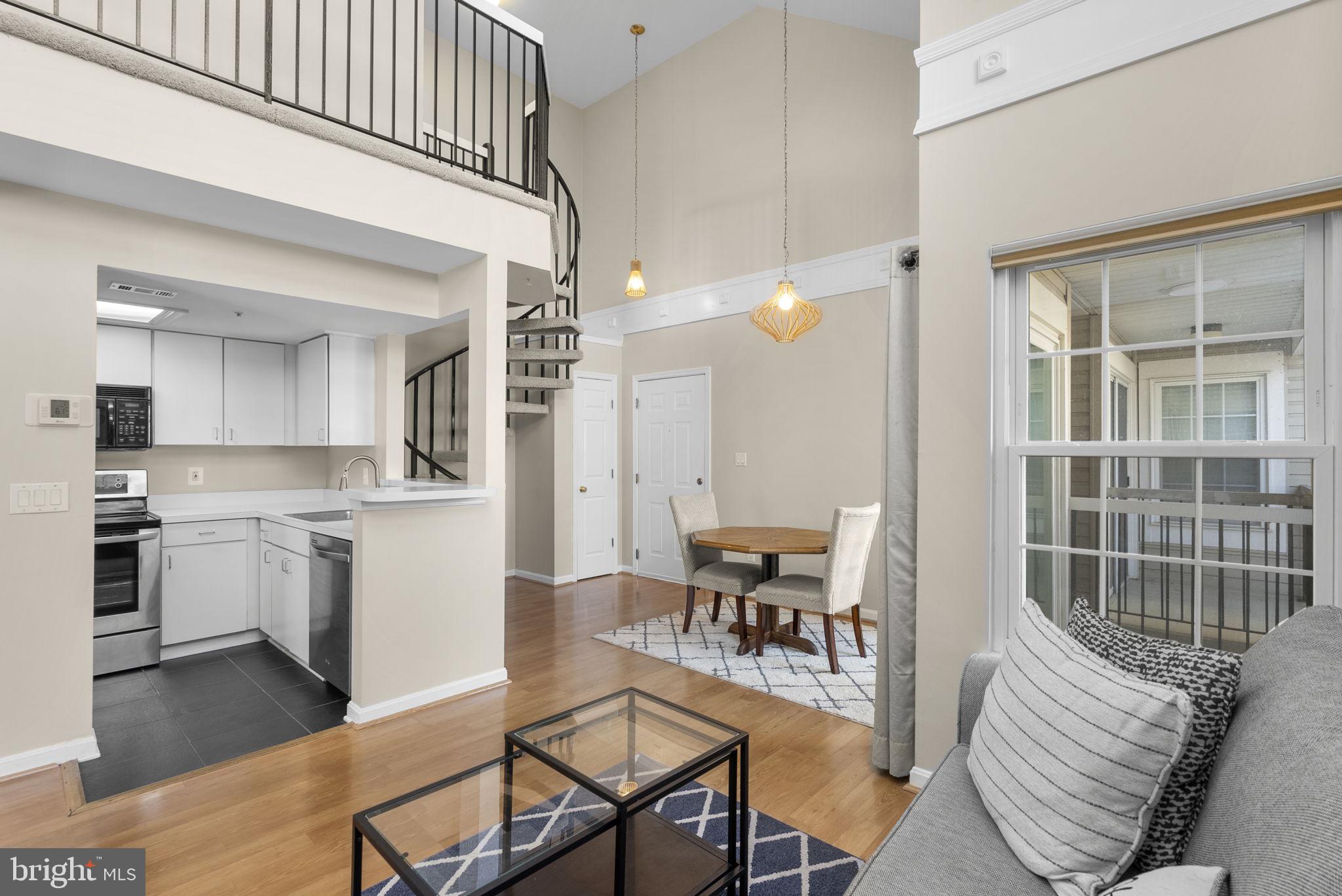 VISTAS AT WASHINGTONIAN WOODS - Residential