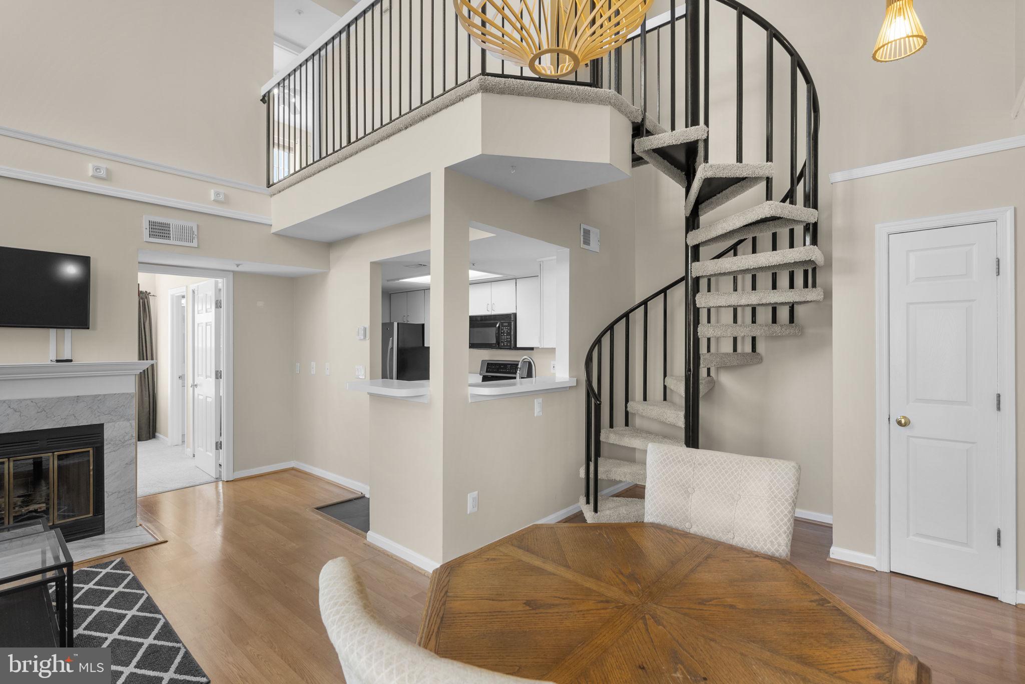 VISTAS AT WASHINGTONIAN WOODS - Residential