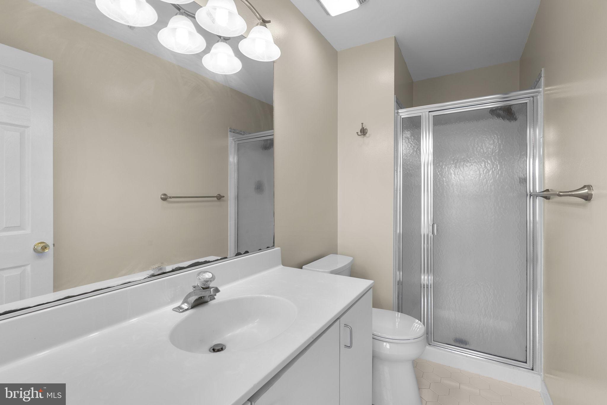 VISTAS AT WASHINGTONIAN WOODS - Residential