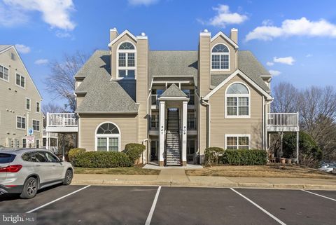 Photo of 909 Hillside Lake Terrace #508, GAITHERSBURG, MD 20878 (MLS # MDMC2214812)