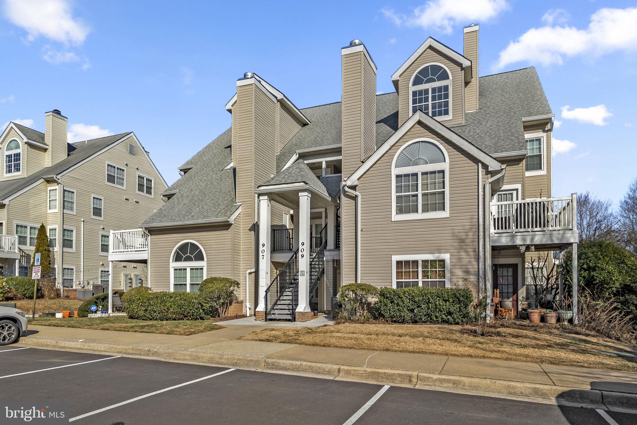 VISTAS AT WASHINGTONIAN WOODS - Residential