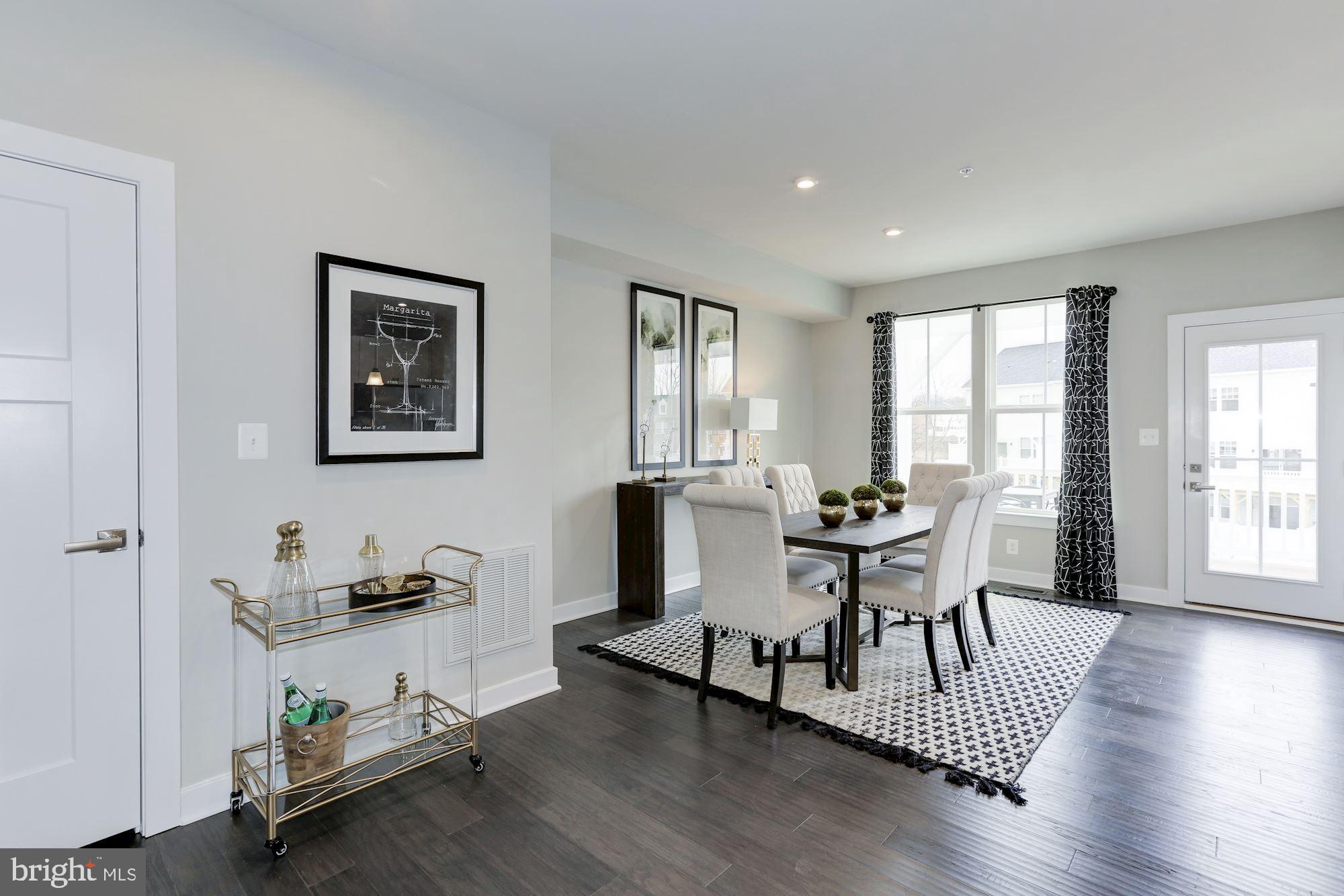 WESTCHESTER SQUARE - Residential