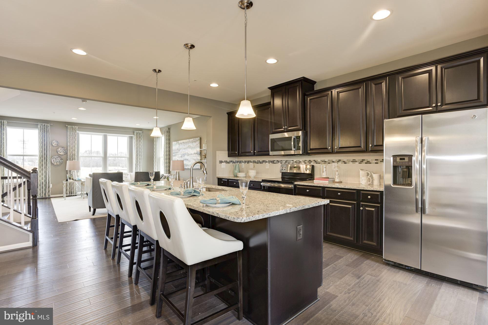 WESTCHESTER SQUARE - Residential