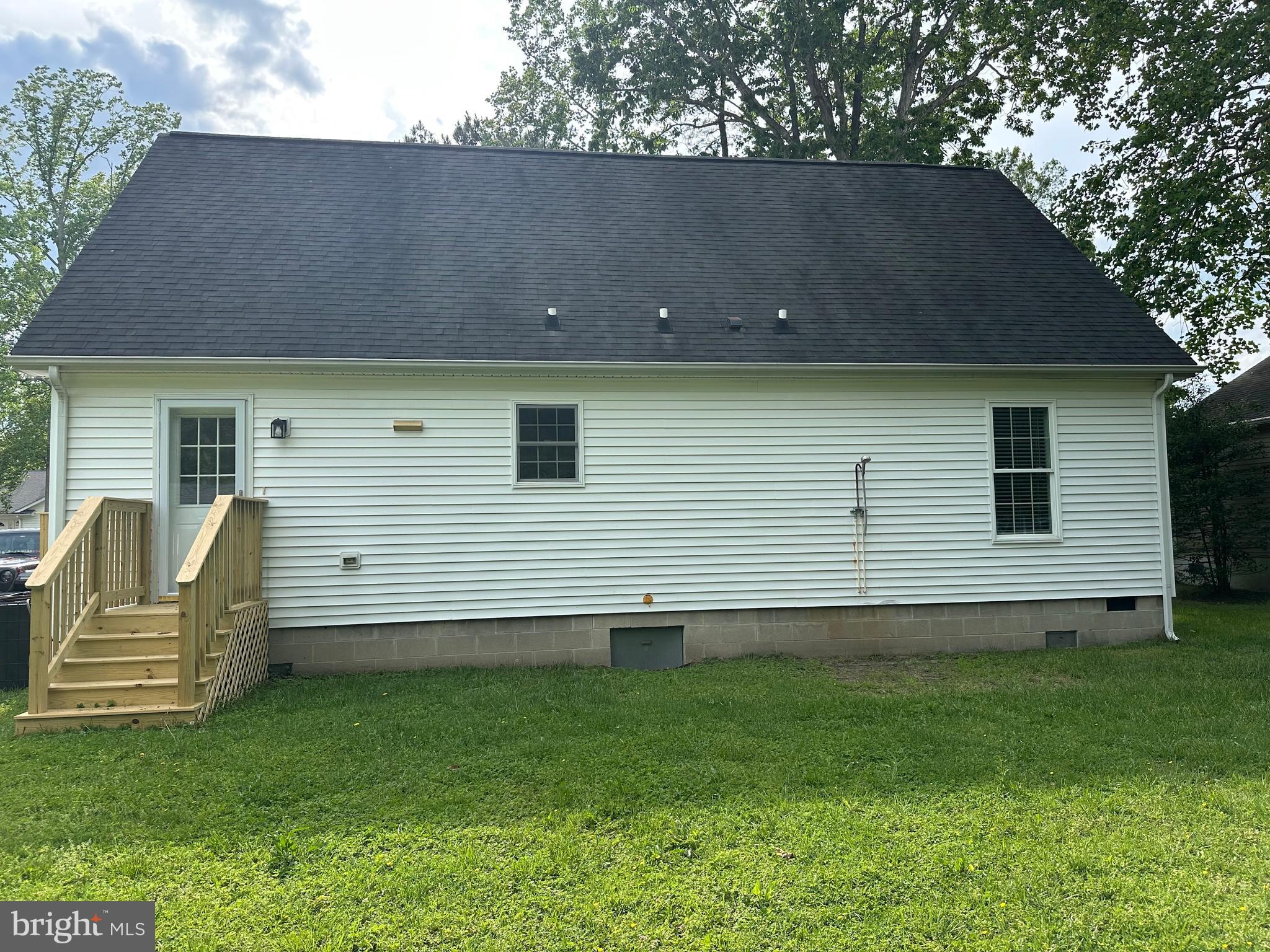 BAYVIEW ESTATES - Residential Lease