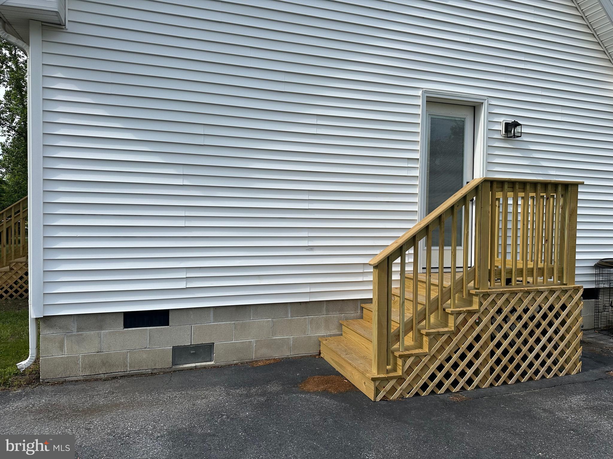 BAYVIEW ESTATES - Residential Lease