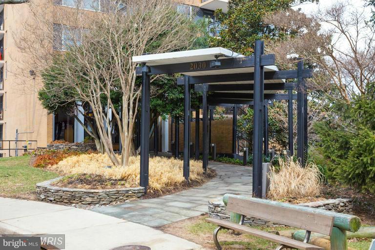 CIRCLE - Residential Lease