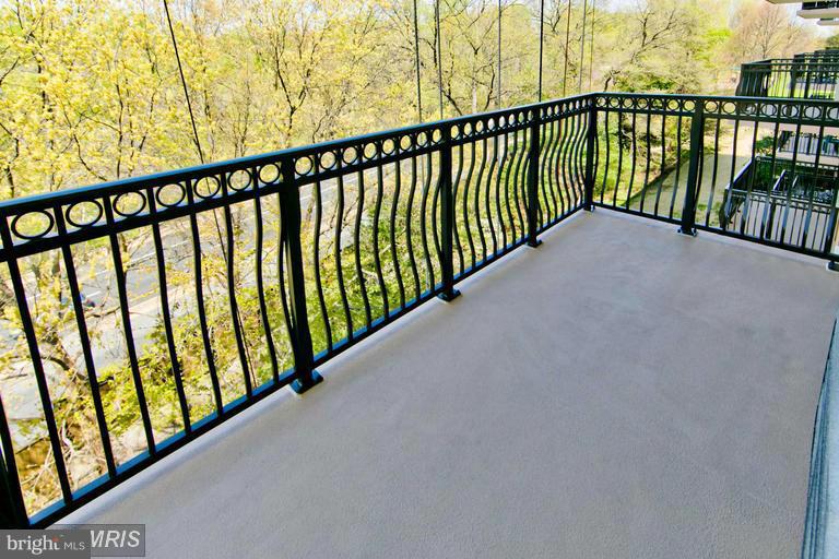 CIRCLE - Residential Lease