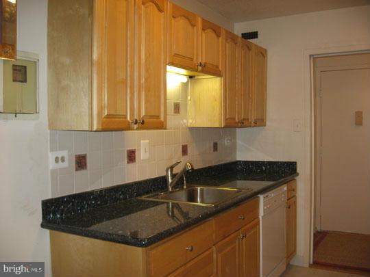 CIRCLE - Residential Lease