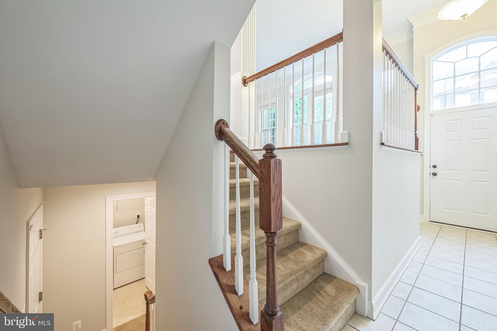 2704 SIMON LANE