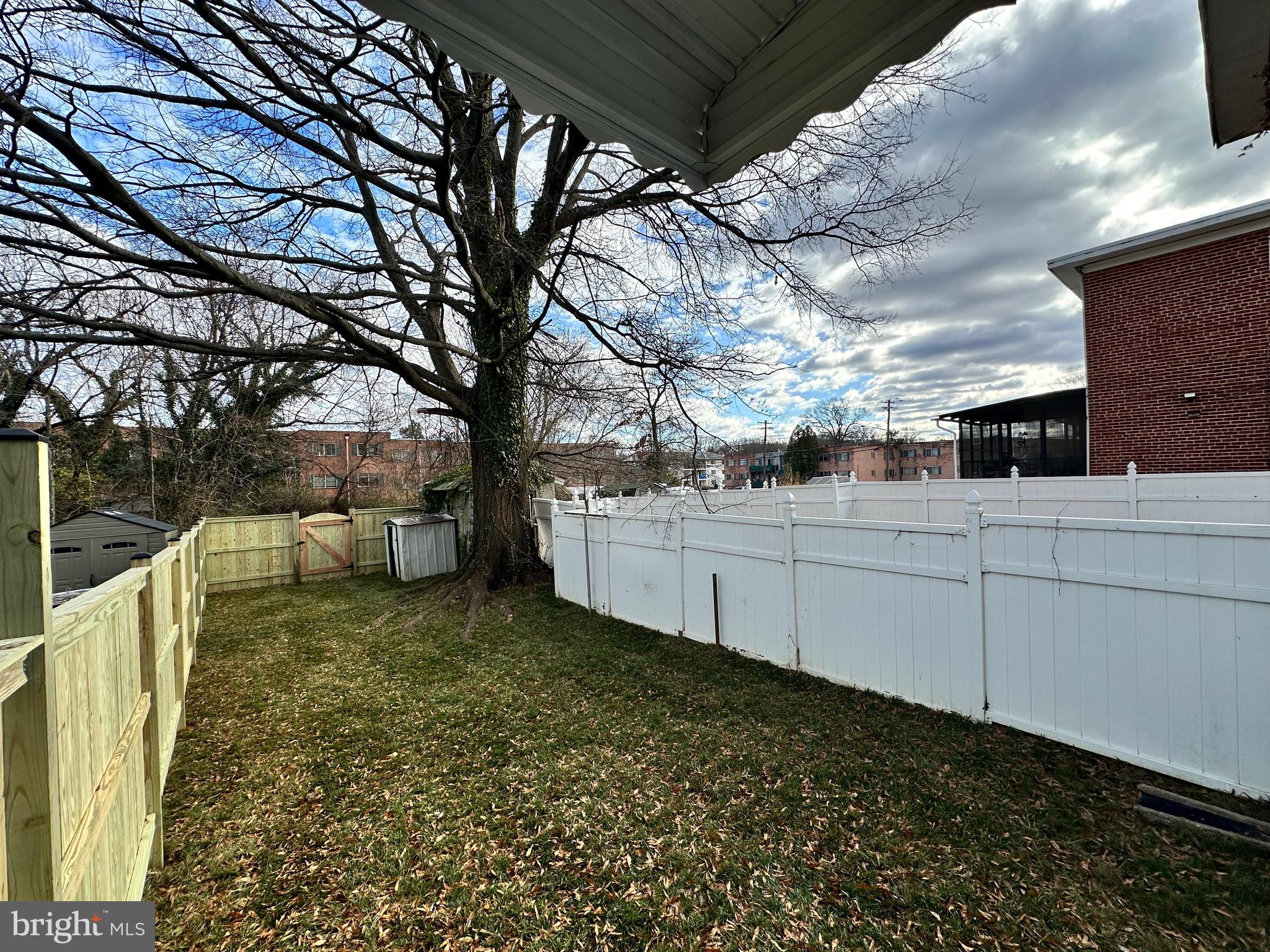 GLASSMANOR - Residential