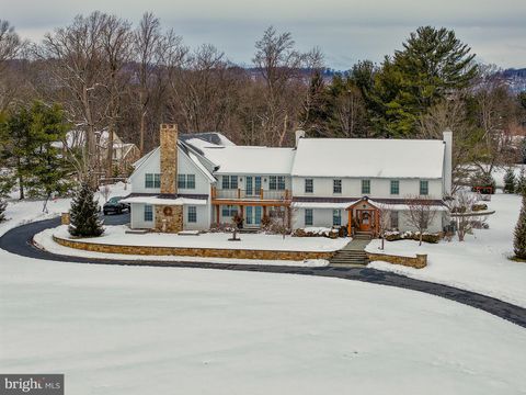 Homes For Sale - 1806 Apple Tree Lane<br/> BETHLEHEM, PA 18015