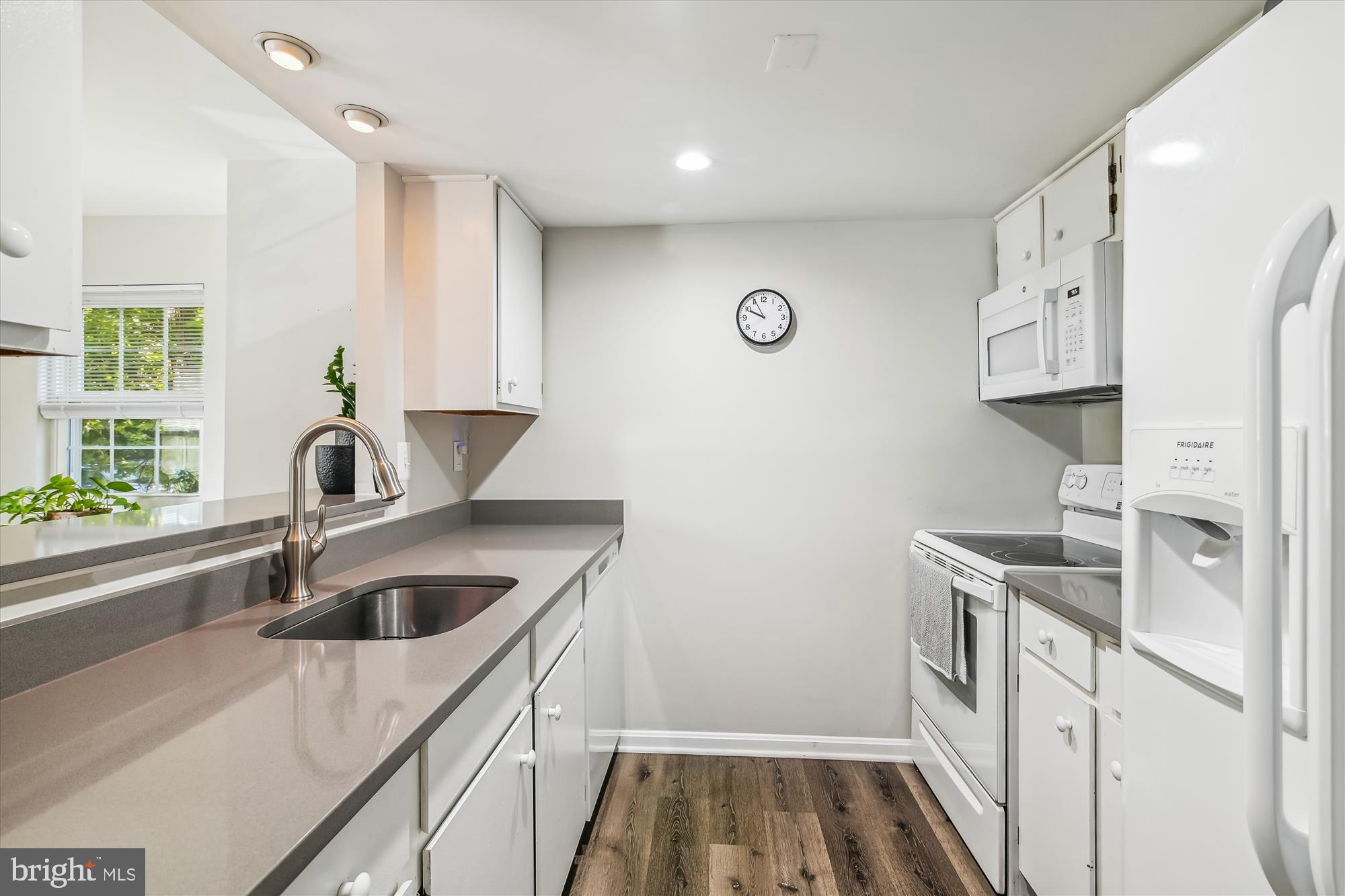 NORTH PORT CONDO - Residential