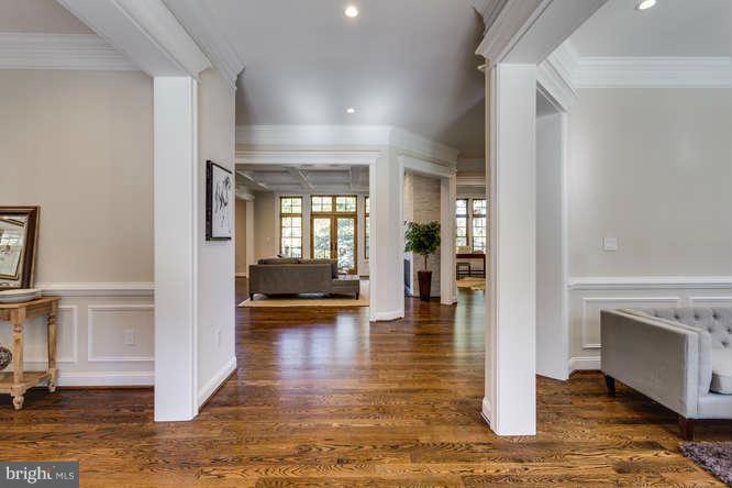 LANGLEY MANOR - Residential