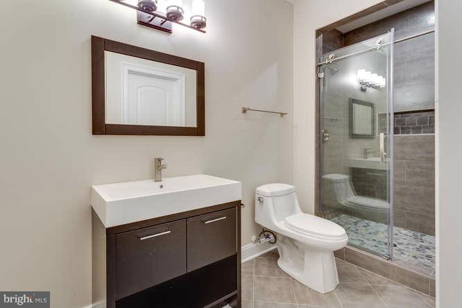 LANGLEY MANOR - Residential