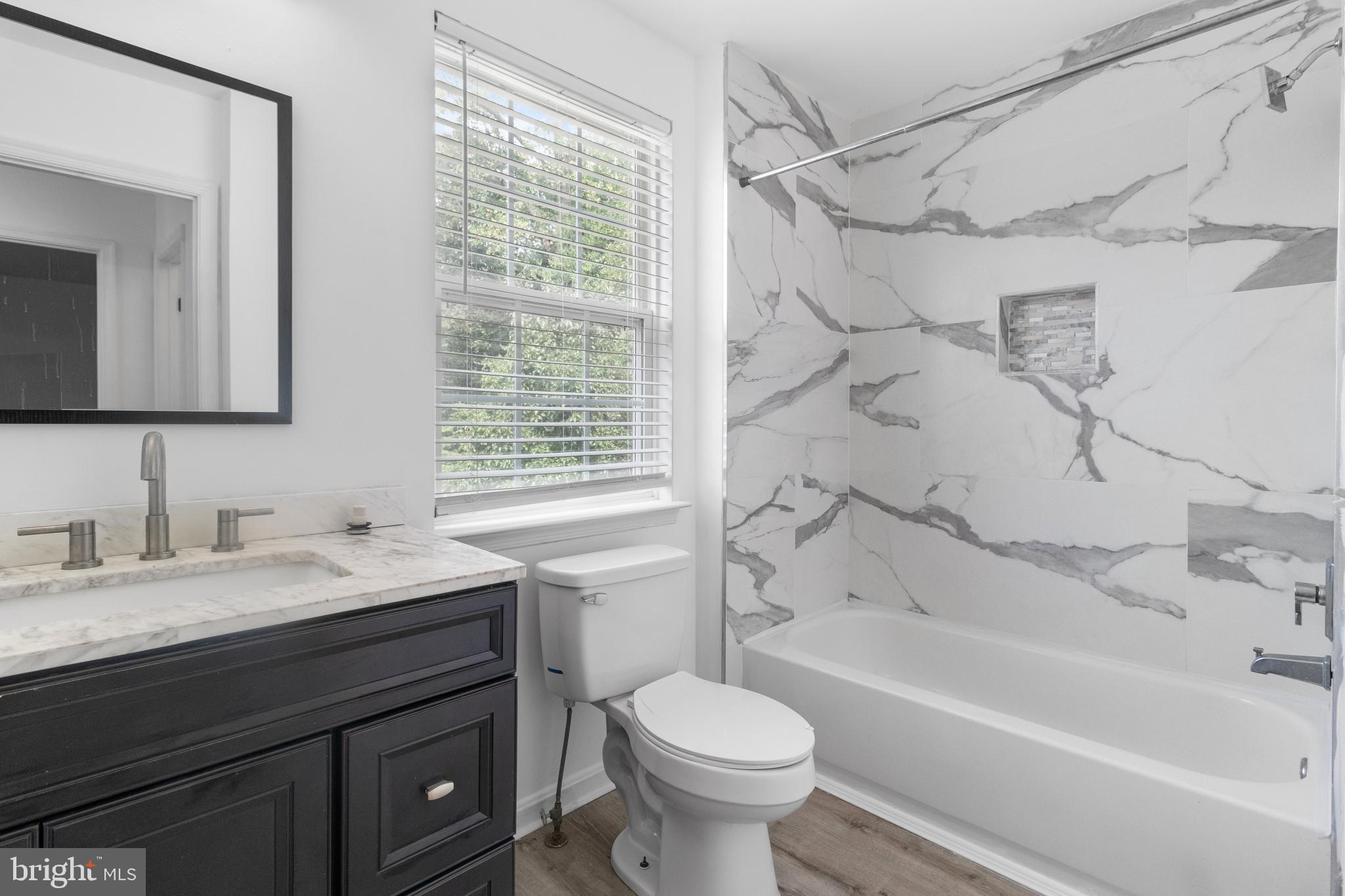 COLLINGTON ESTATES - Residential