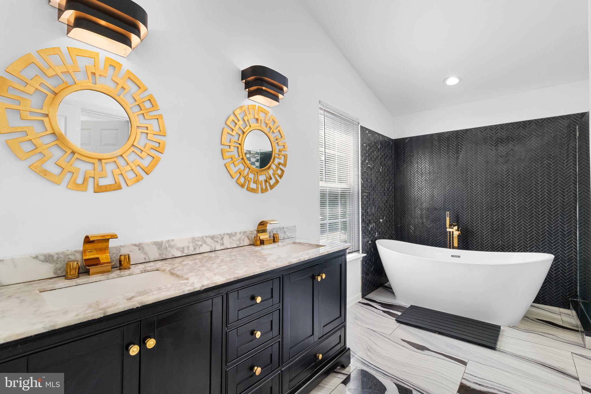 COLLINGTON ESTATES - Residential