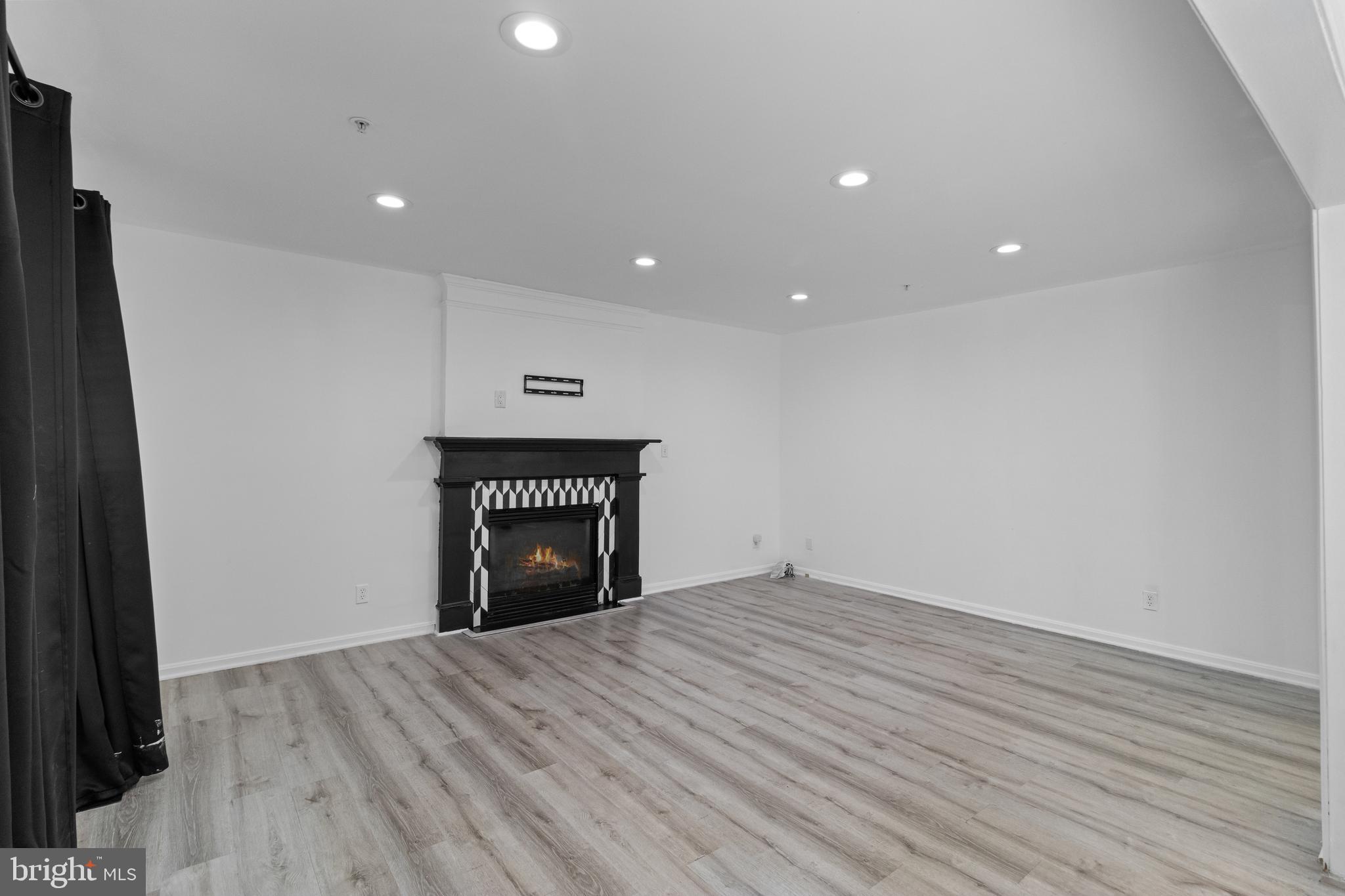 COLLINGTON ESTATES - Residential