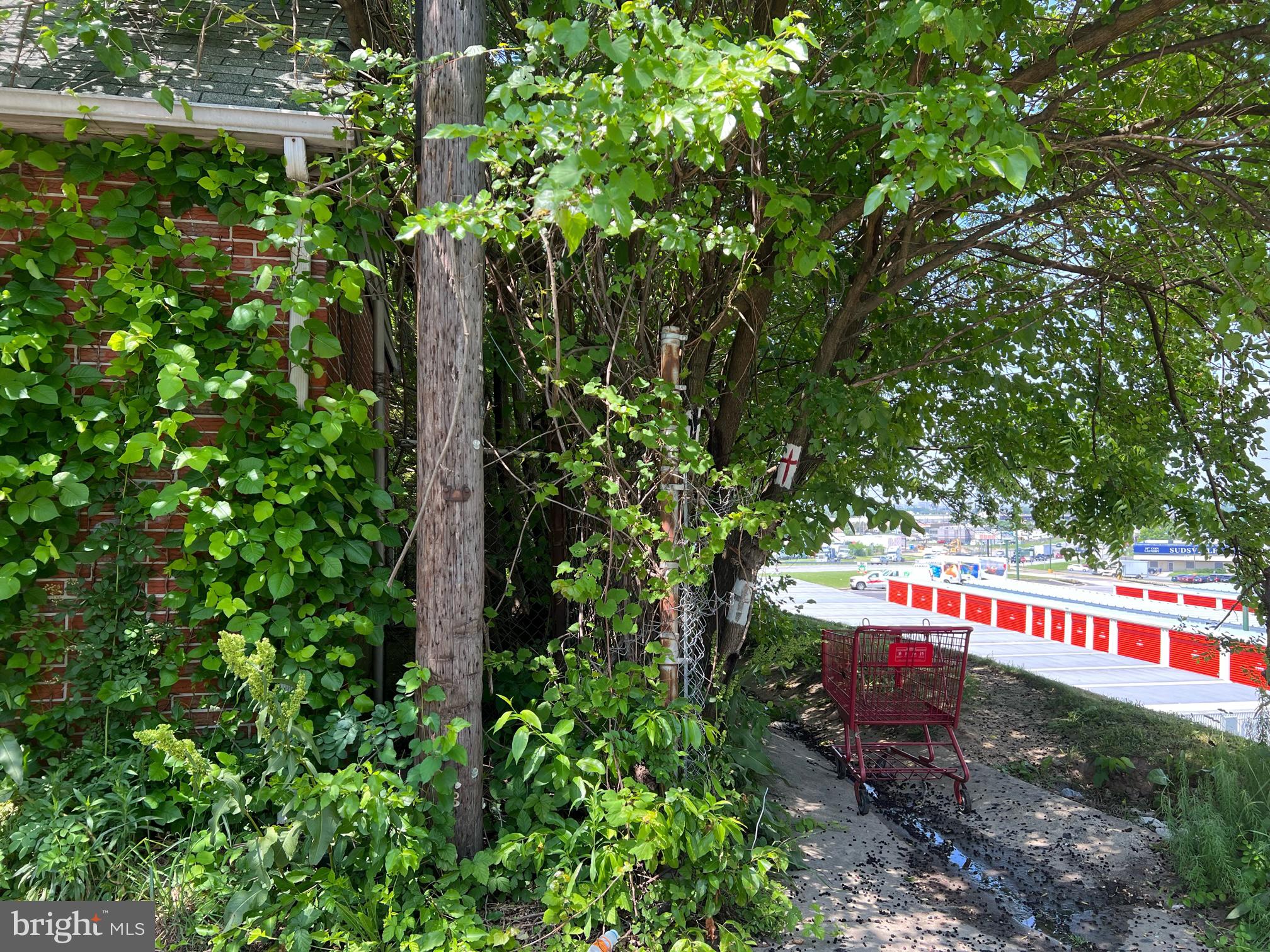 DEFENSE HEIGHTS - Land